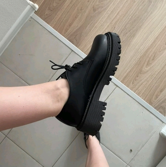 Minimalist lace up platform oxford - Picture 1 of 3